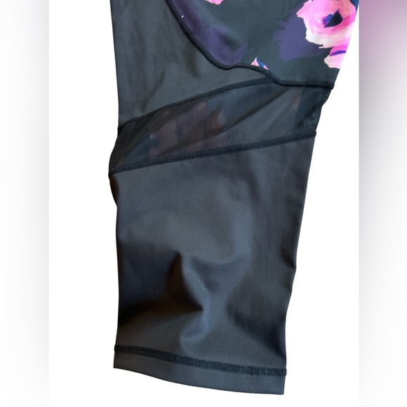 NWT 3XL Lularoe Rise Fearless High Waist, Capri Length, Workout Fitness Legging. - Picture 4 of 9